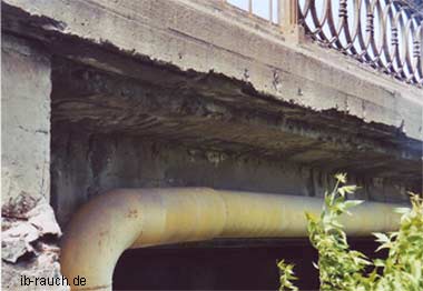 Schäden durch Betonkorrosion an der Brücke in Vinnitza