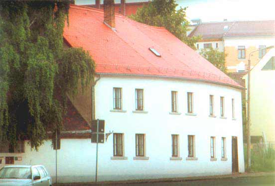 Gebäude 1998 während der Sanierung