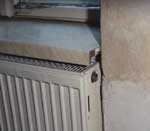 Fensterbrett verhindert den warmen Luftstrom