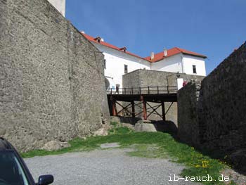 Mauerwerk der Burg in Mukatschewe (Ukraine)