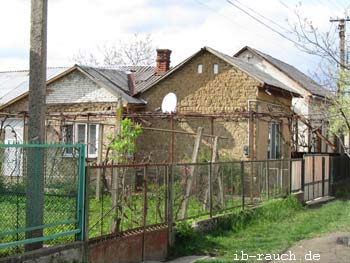 Lehmsteinhaus in Vynohradiv Raion, Zakarpats'ka, Ukraine