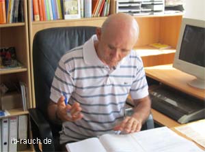 Peter Rauch im Büro